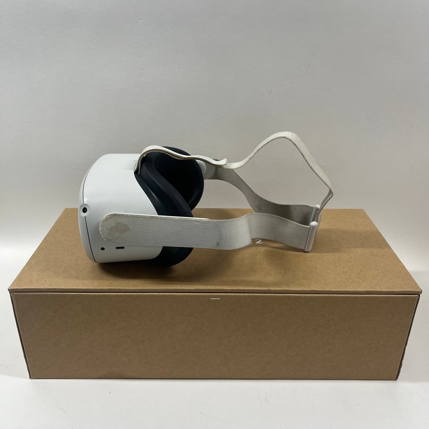 Oculus Quest 2 64GB Standalone All-in-One VR Headset KW49CM