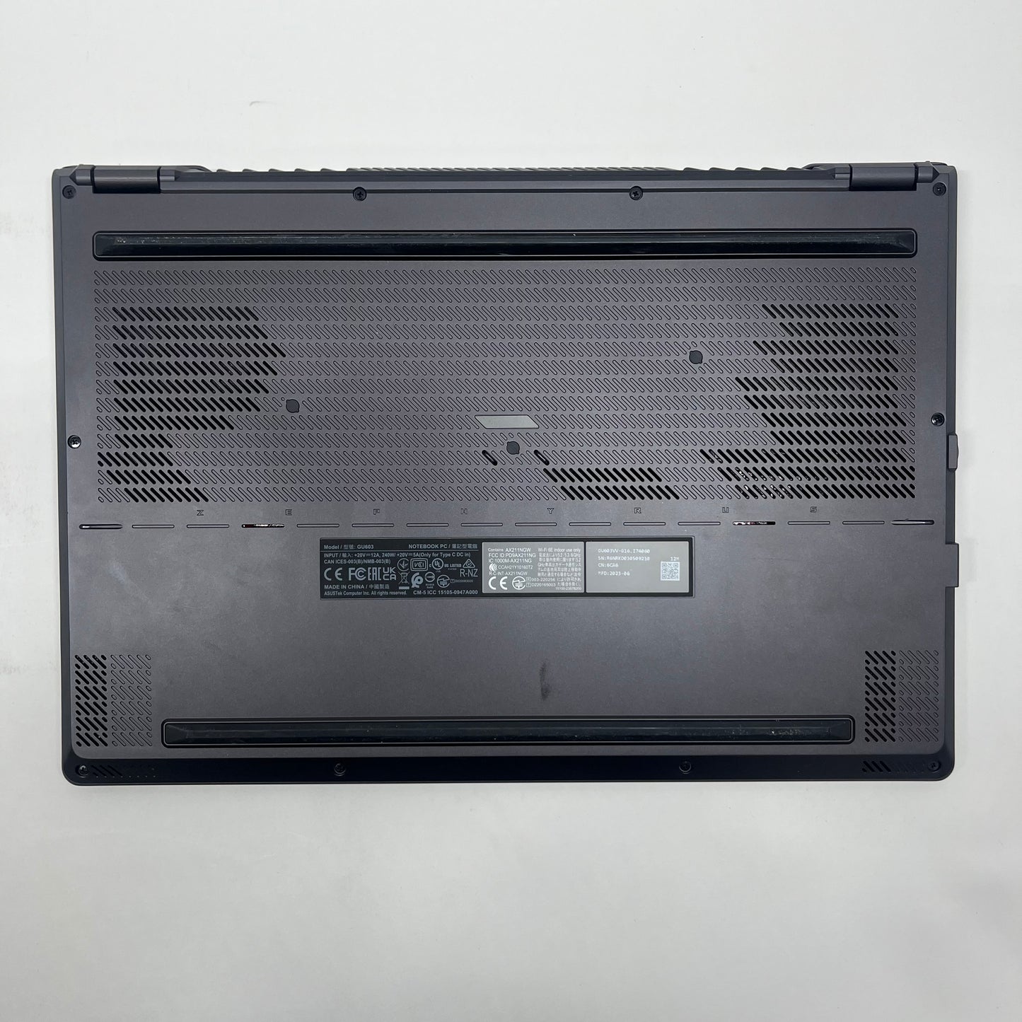 MSI modern 14 MS-14B3 14" i5-10210u 2.1GHz 8GB RAM 500GB SSD