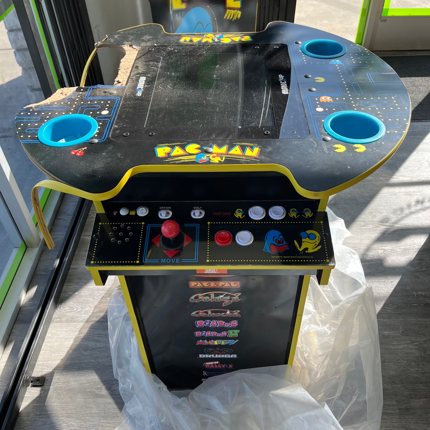 Arcade1Up PAC-MAN Pub Table Arcade Machine 12 Games, Light-Up Deck & Cup Holder