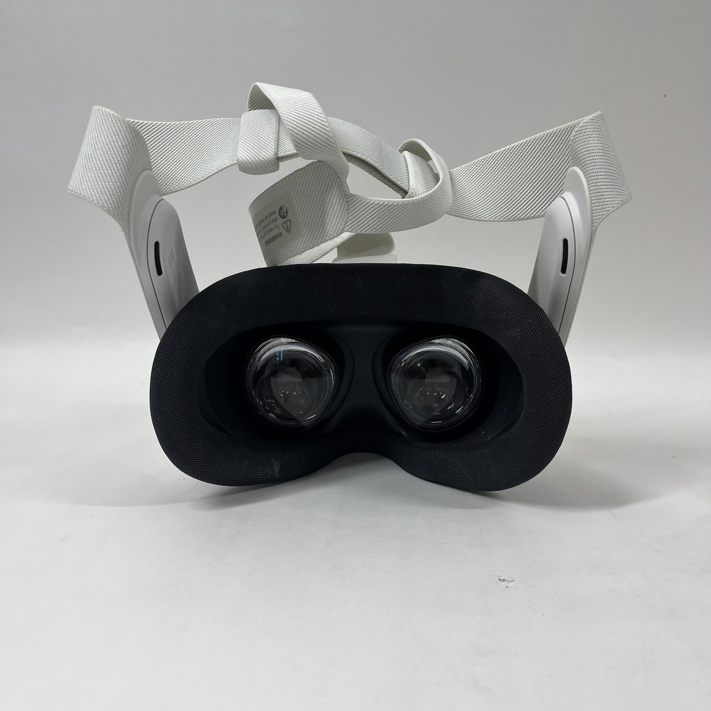 Meta Quest 3S 128GB Standalone All-in-One VR Headset MC-1204060-03