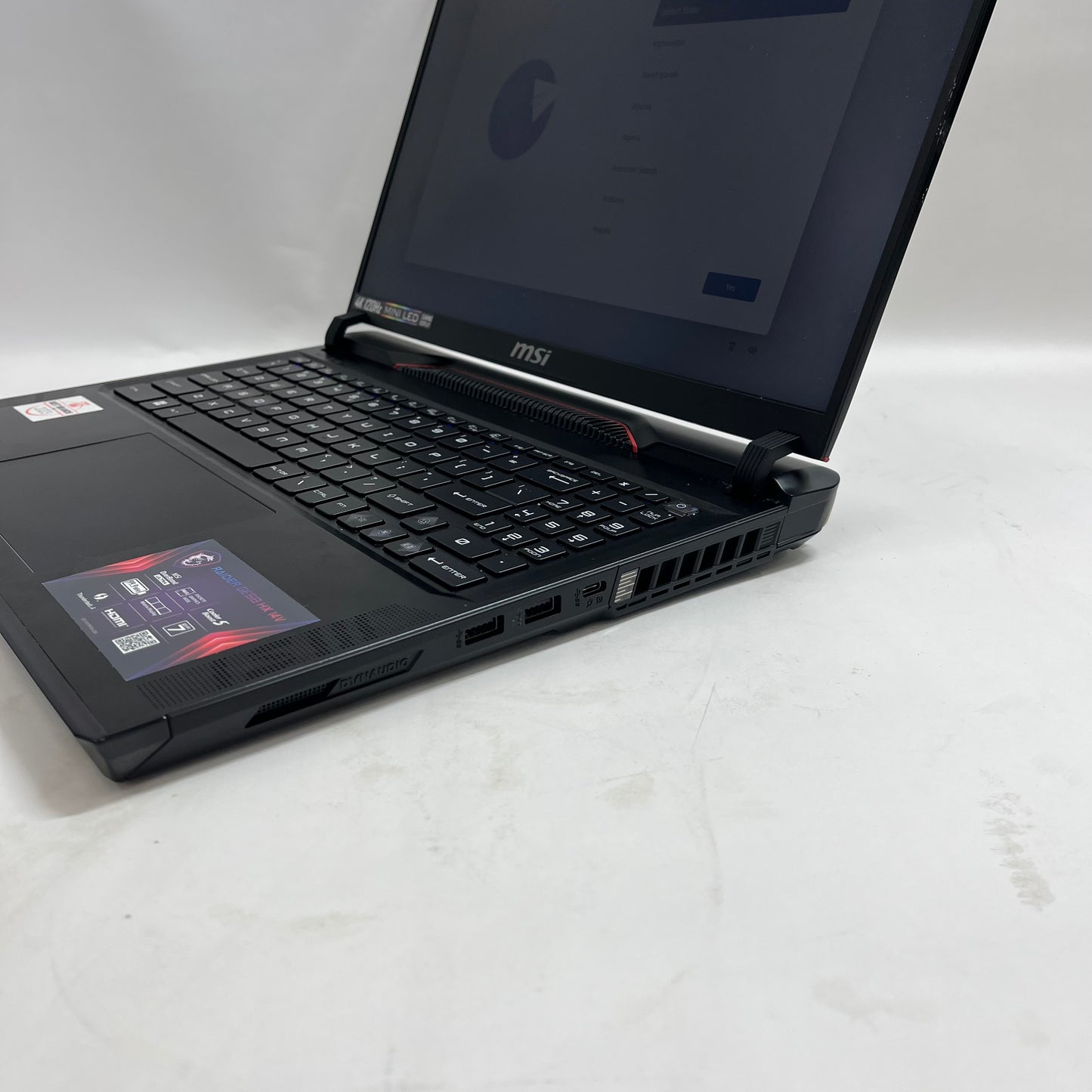 MSI Raider GE68HX 16" i9-14900hx 2.2GHz 32GB RAM 2TB SSD GeForce RTX 4070
