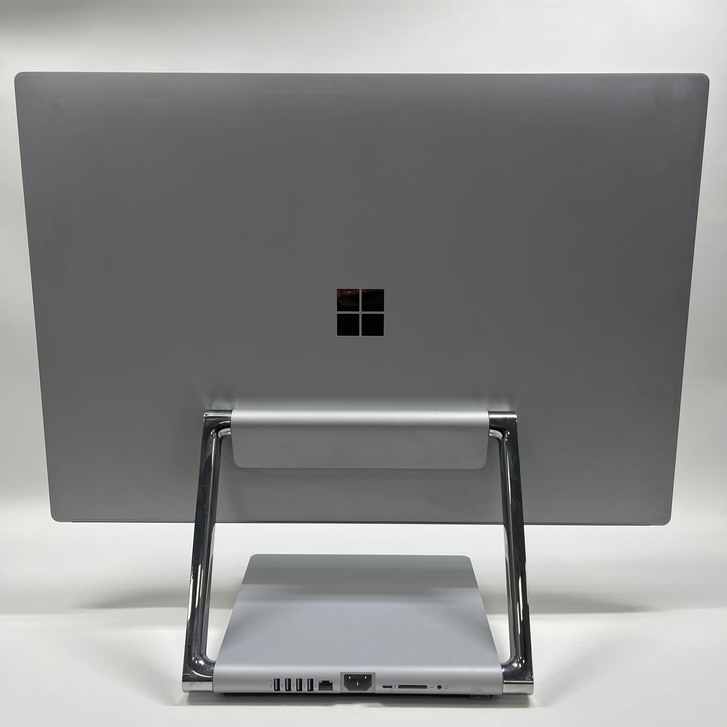 Microsoft Surface Studio 2 28" i7-7820HQ 2.90GHz 16GB RAM GEFORCE GTX 1060