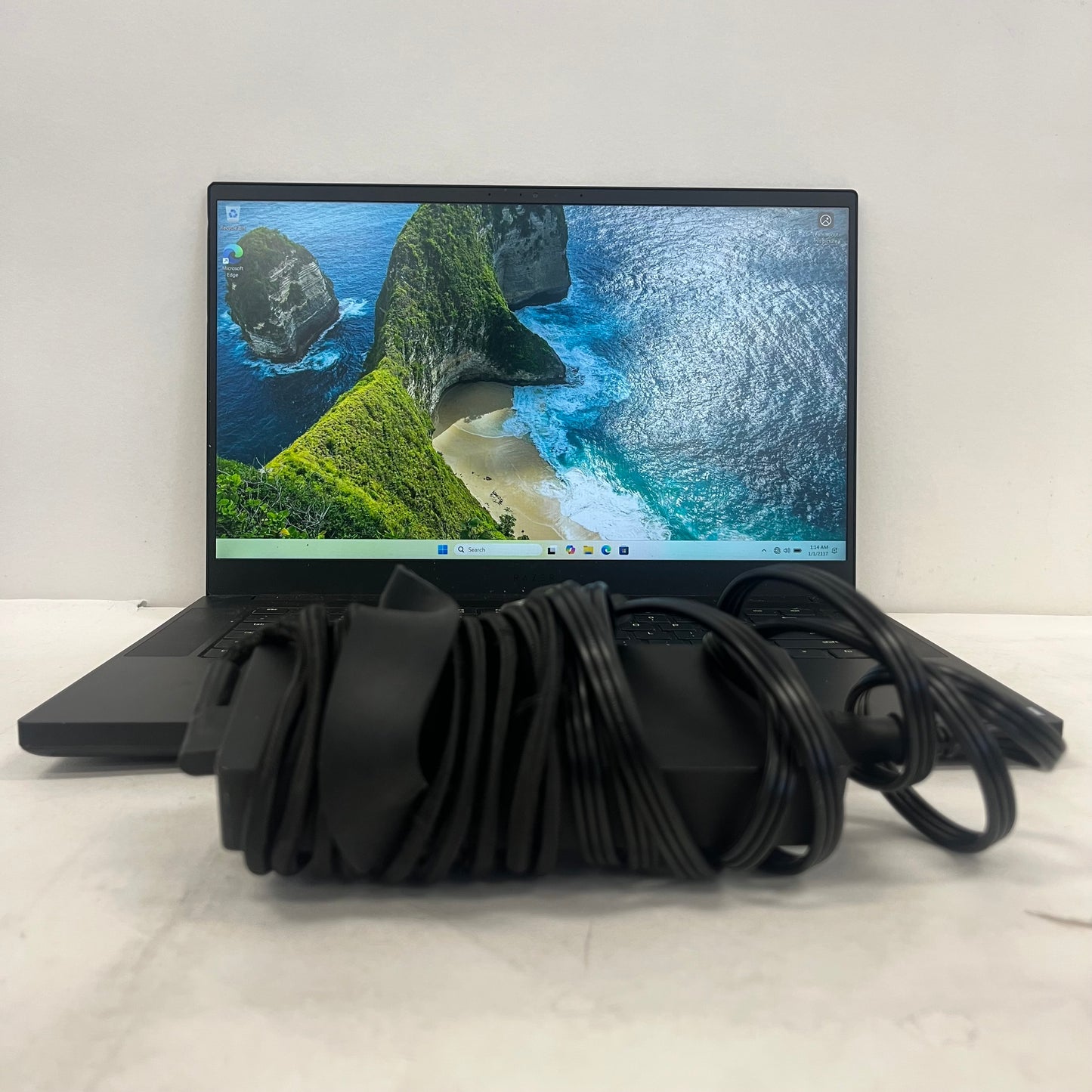 Razer Blade 15 Base 15.6" i7-9750H 2.6GHz 16GB RAM 1TB SSD GeForce GTX 1660 Ti