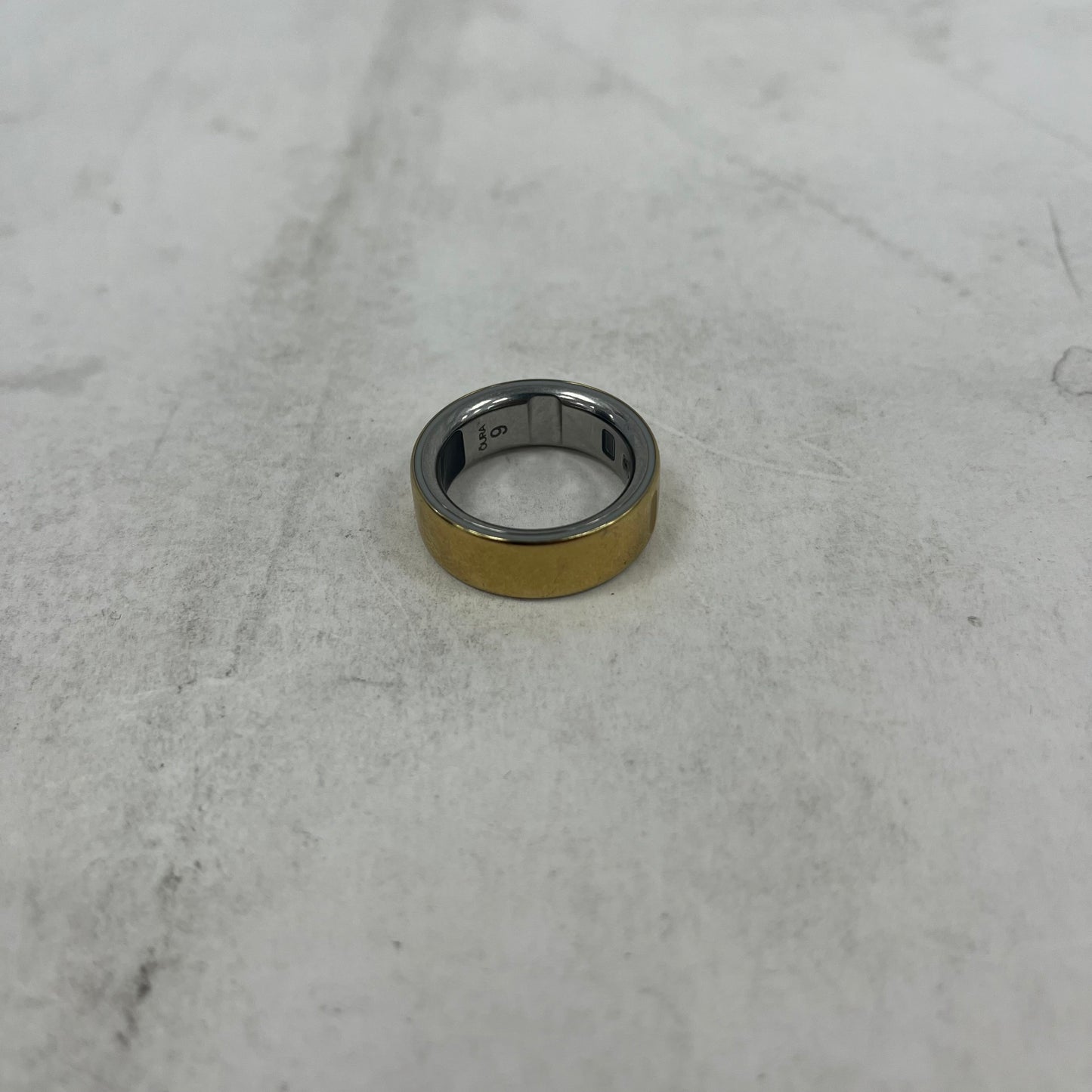 Oura Ring 4 Size 9 Smart Ring JZ90-54216-09 Gold Ring Only