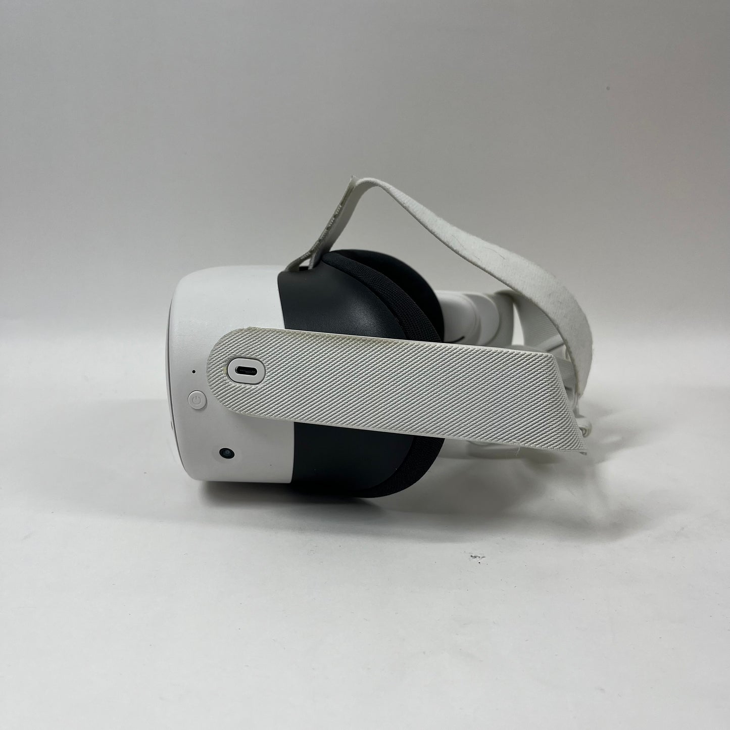 Meta Quest 3S 128GB Standalone All-in-One VR Headset MC-1204060-03