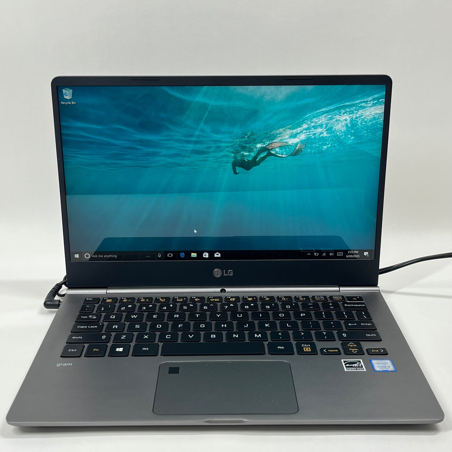 LG LG gram 13z970 13.3" i5-7200U 2.5GHz 8GB RAM 250GB SSD