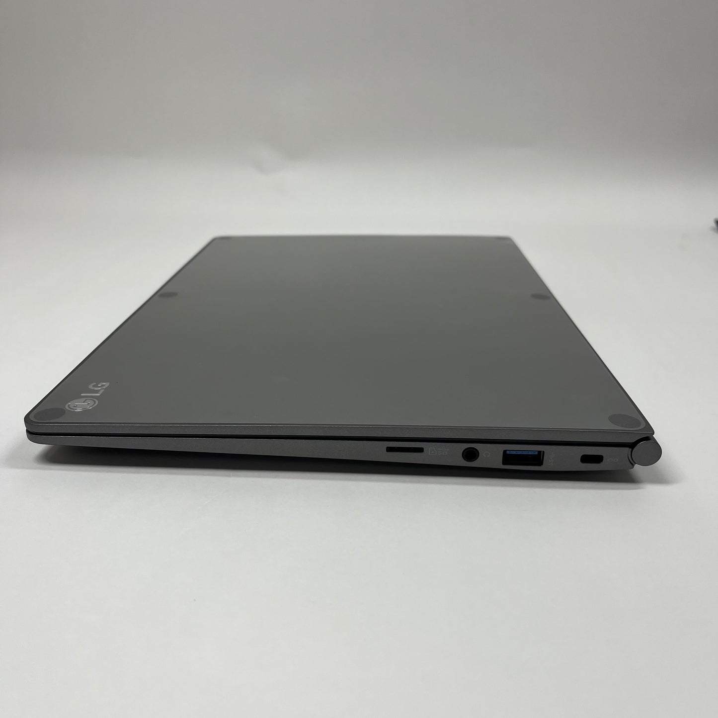 LG LG gram 13z970 13.3" i5-7200U 2.5GHz 8GB RAM 250GB SSD