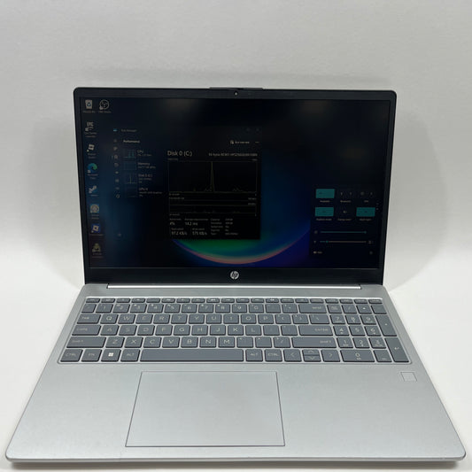 HP Laptop 15-FD0131WM 15" i3-N305 1.8GHz 8GB RAM 256GB SSD