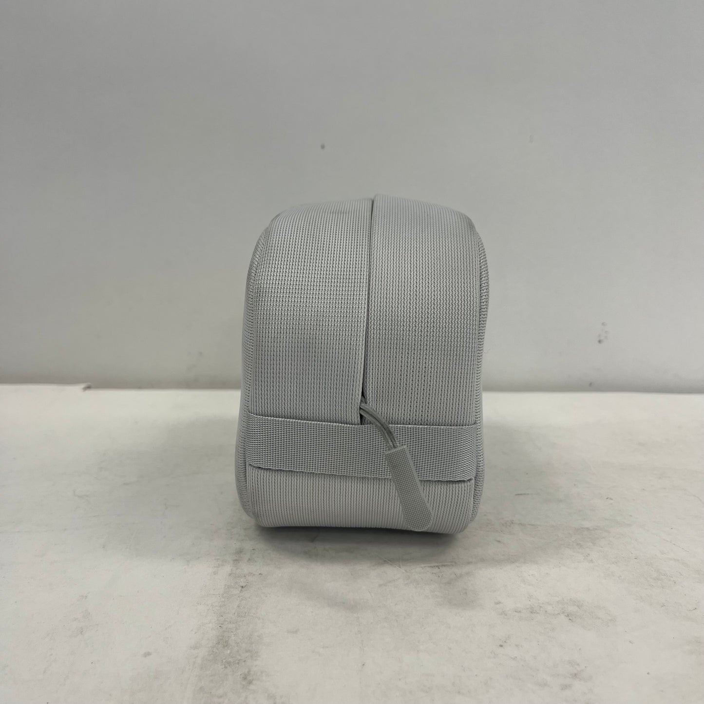 Beats Studio Pro Wireless Over-Ear Bluetooth Headphones Club White MC2P4LL/A