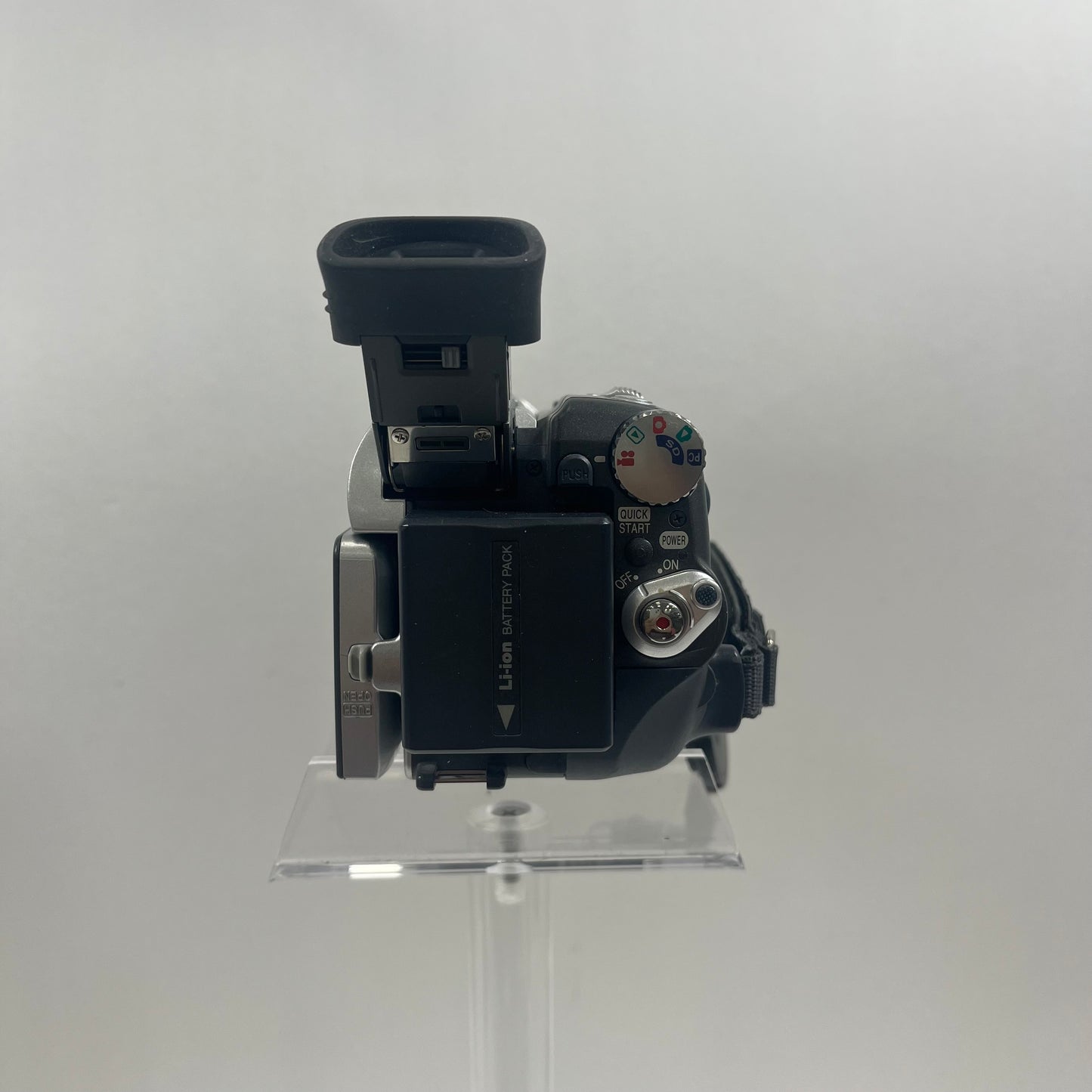 Panasonic 3ccd Digital Video Camcorder PANASONIC PV-GS120