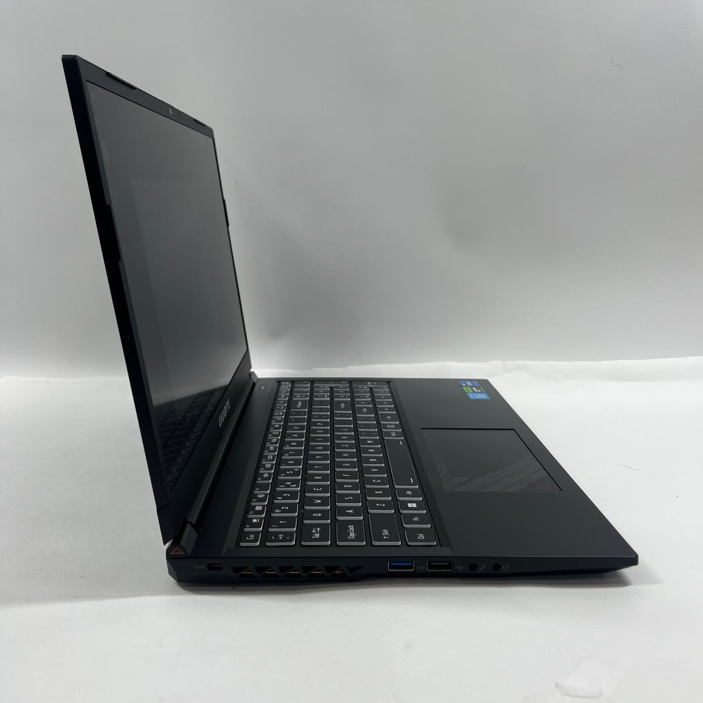 GIGABYTE ax211ngw 15.6" i7-13620H 2.3GHz 16GB RAM 512GB SSD GeForce RTX 4060