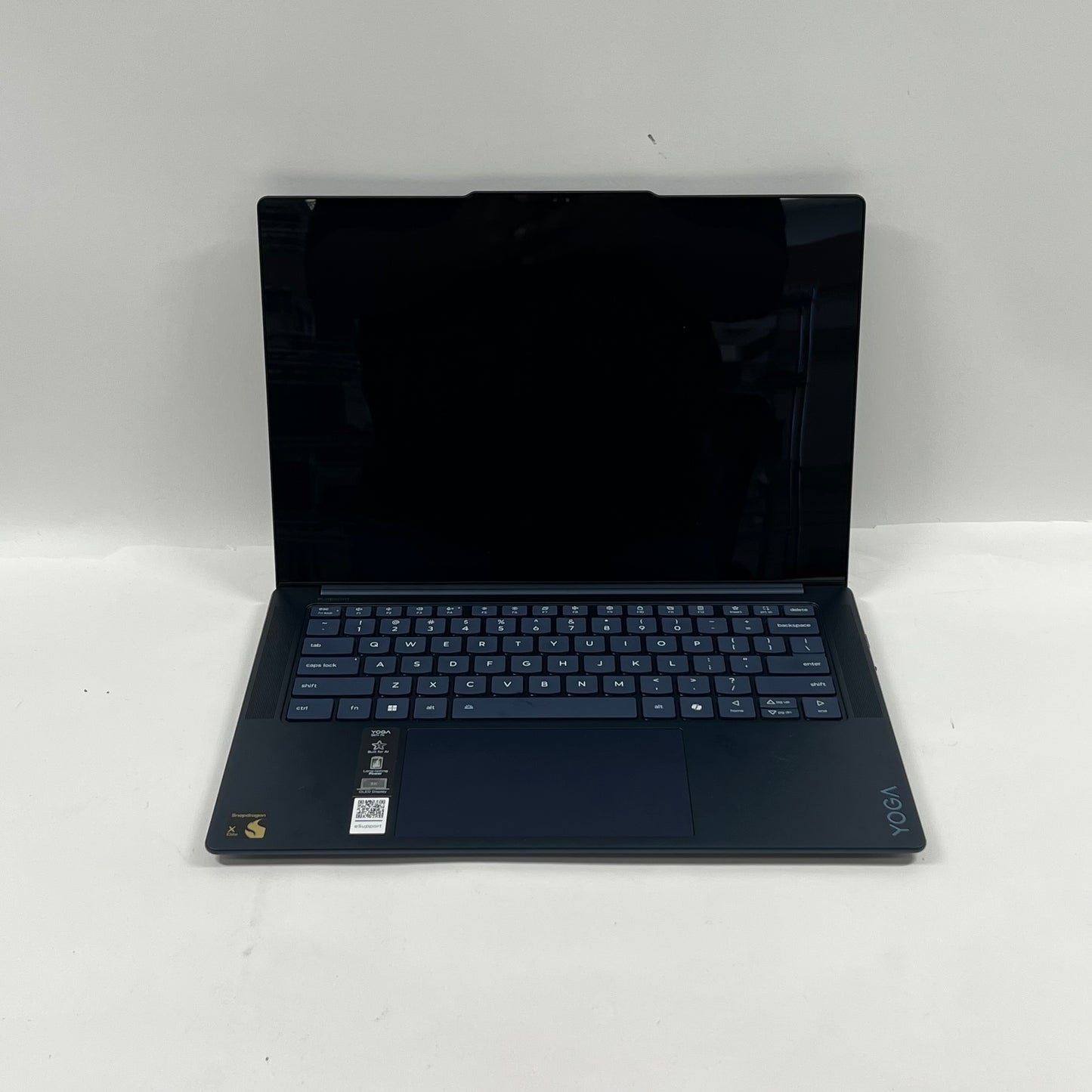 Lenovo slim 7 14Q8X9 14.5" X1E78100 3.4GHz 16GB RAM 512GB SSD
