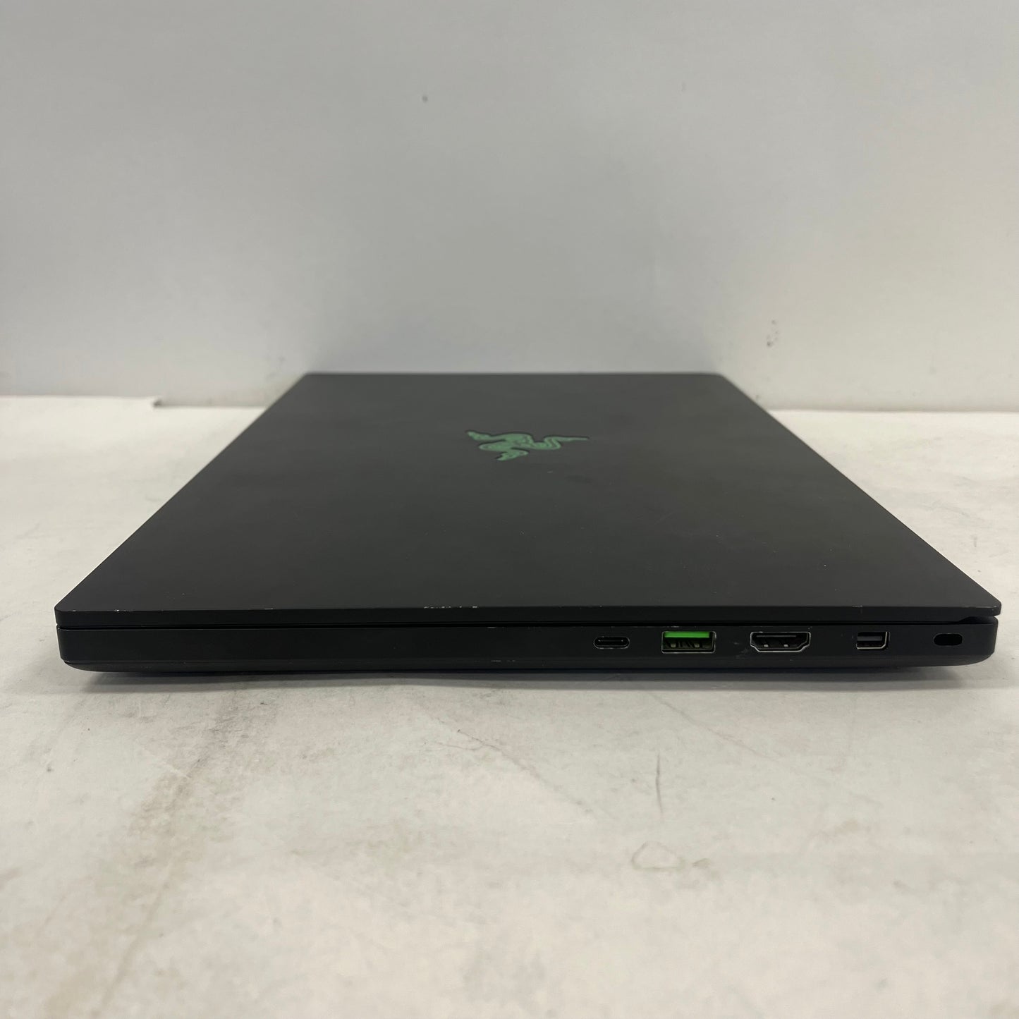 Razer Blade 15 Base 15.6" i7-9750H 2.6GHz 16GB RAM 1TB SSD GeForce GTX 1660 Ti