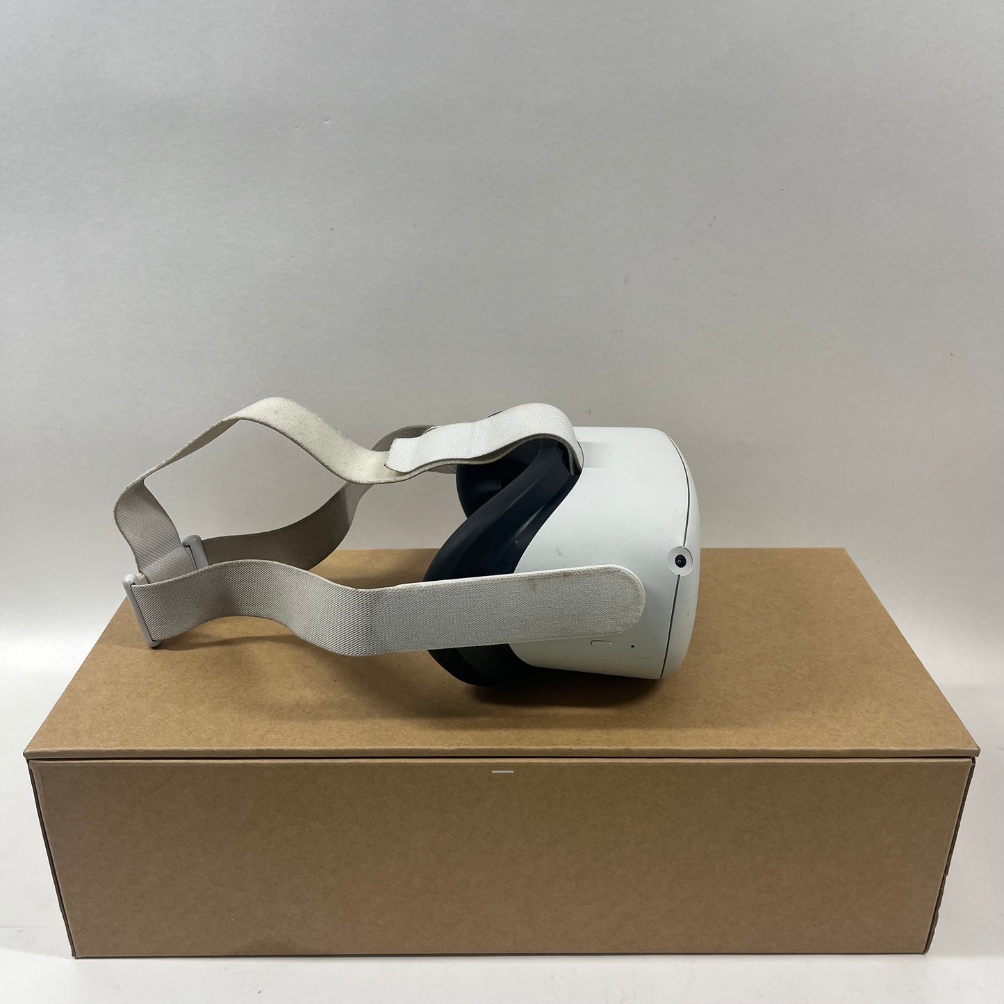 Oculus Quest 2 64GB Standalone All-in-One VR Headset KW49CM