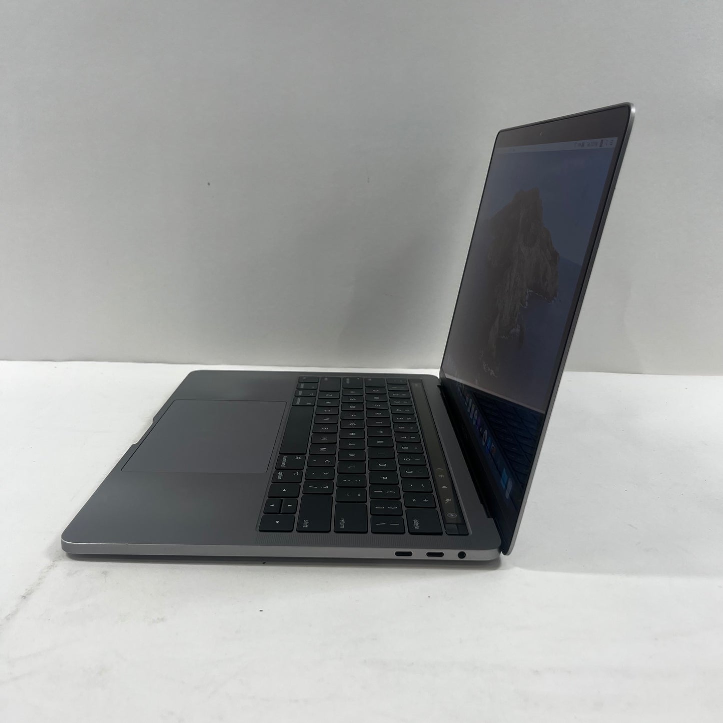 Broken 2017 Apple MacBook Pro 13.3" i5 3.1GHz 8GB RAM 250GB SSD Space Gray A1706