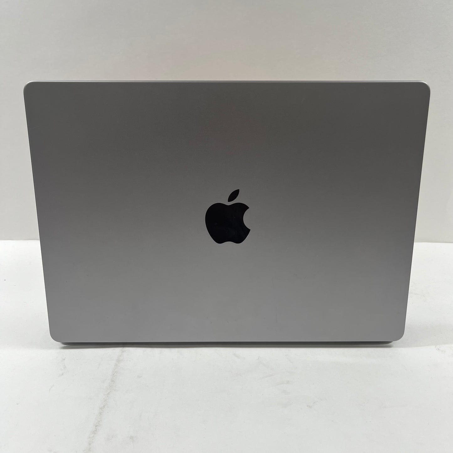 2023 Apple MacBook Pro 14" M3 4.0GHz 8GB RAM 512GB SSD MTL73LL/A