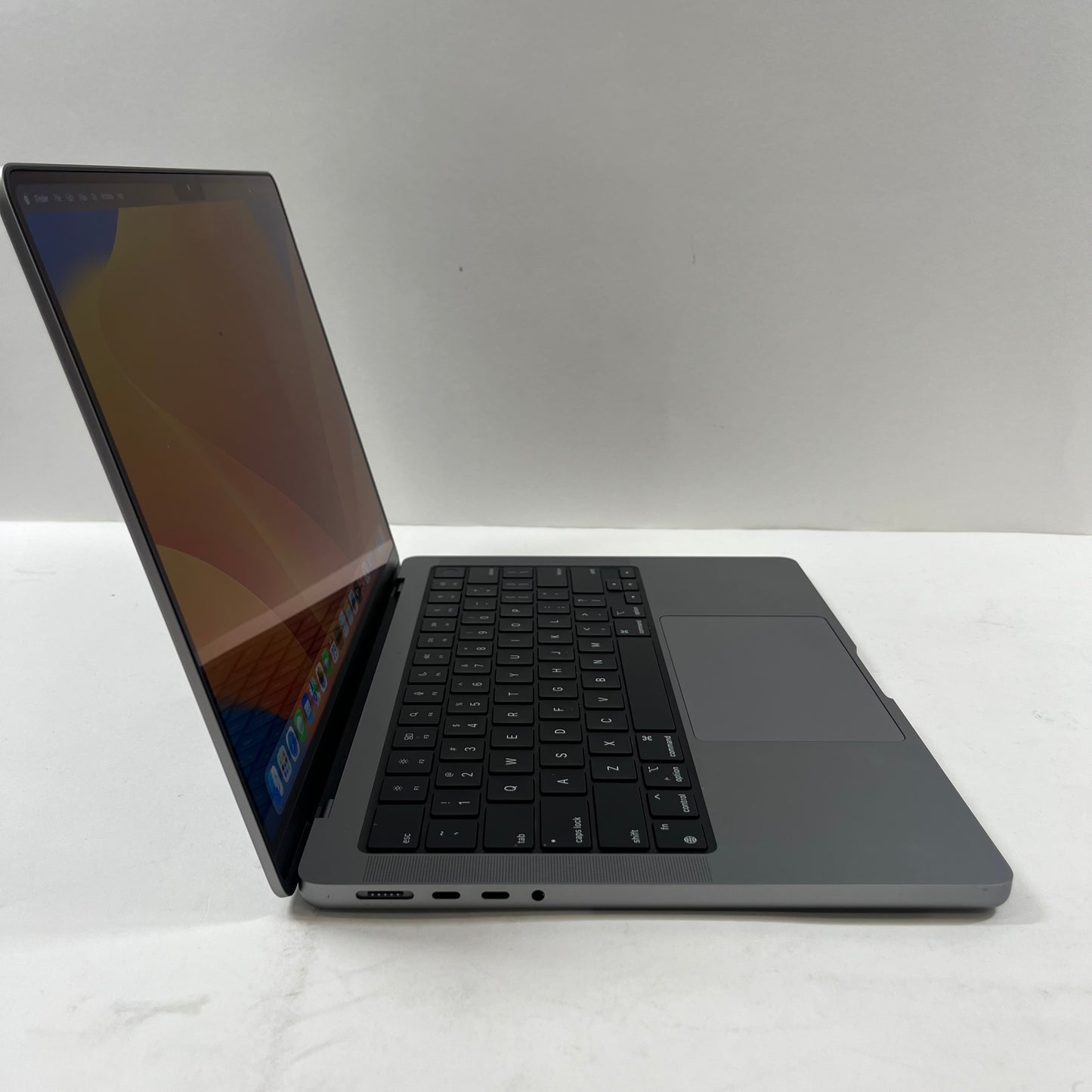 2023 Apple MacBook Pro 14" M3 4.0GHz 8GB RAM 512GB SSD MTL73LL/A