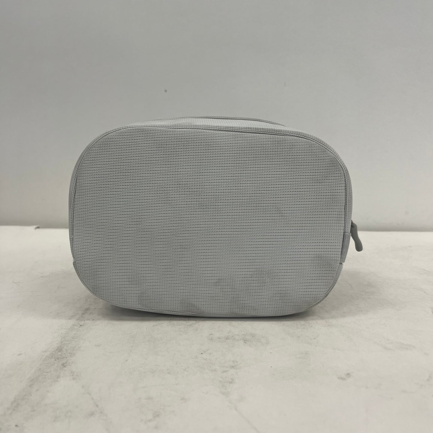 Beats Studio Pro Wireless Over-Ear Bluetooth Headphones Club White MC2P4LL/A