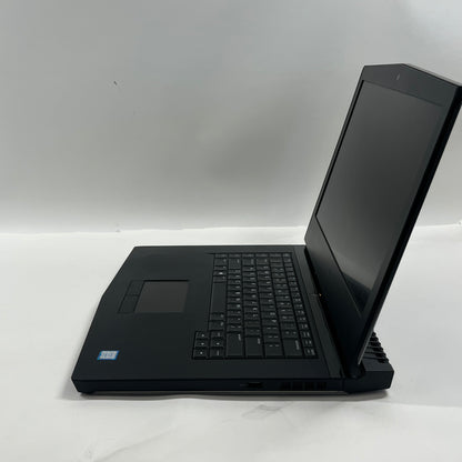 Alienware 15 R4 i7-8750H 2.1GHz 16GB RAM 1TB SSD 512GB SSD GeForce GTX 1070