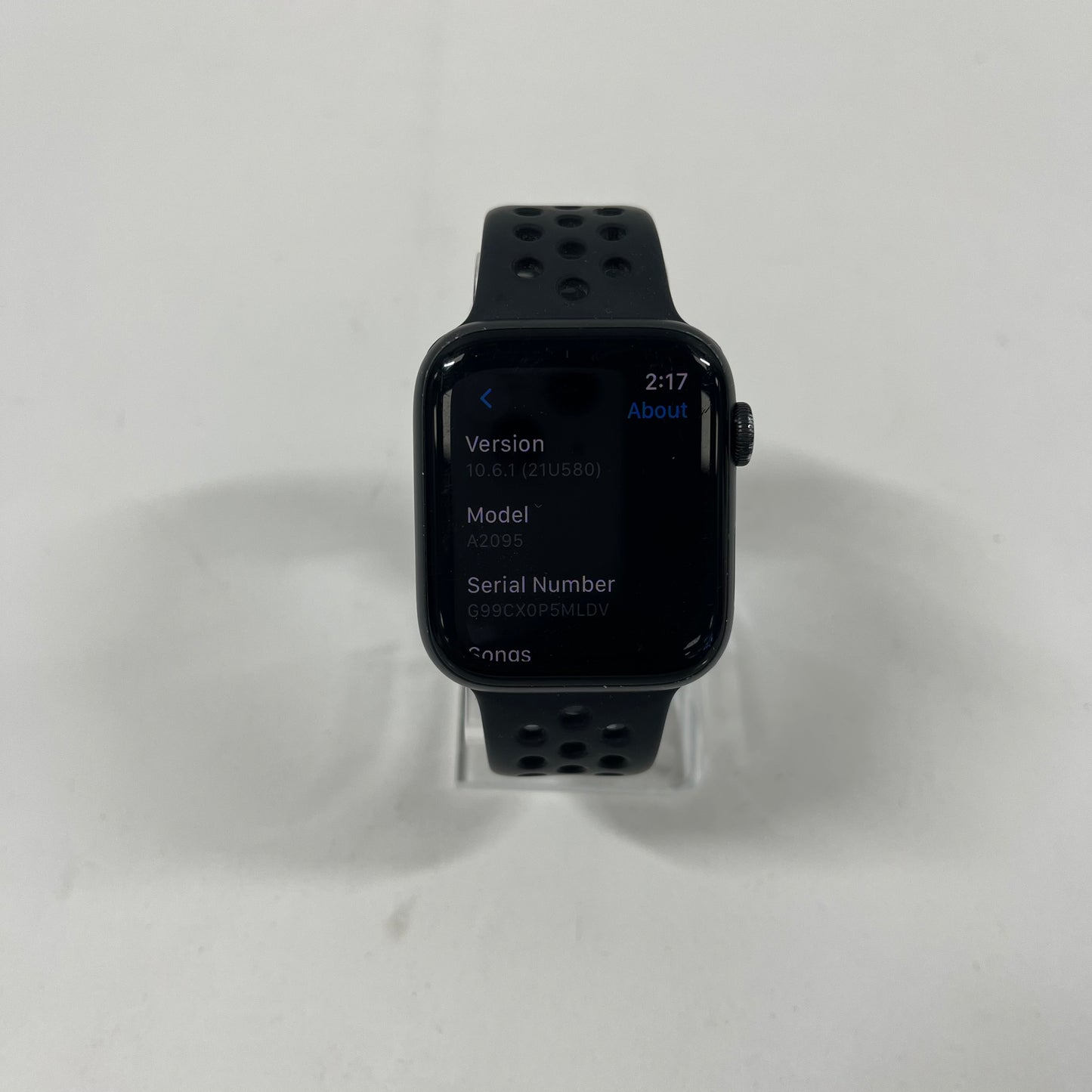 GPS Only Apple Watch Series 5 44MM Space gray Aluminum Black Nike Sport Loop 