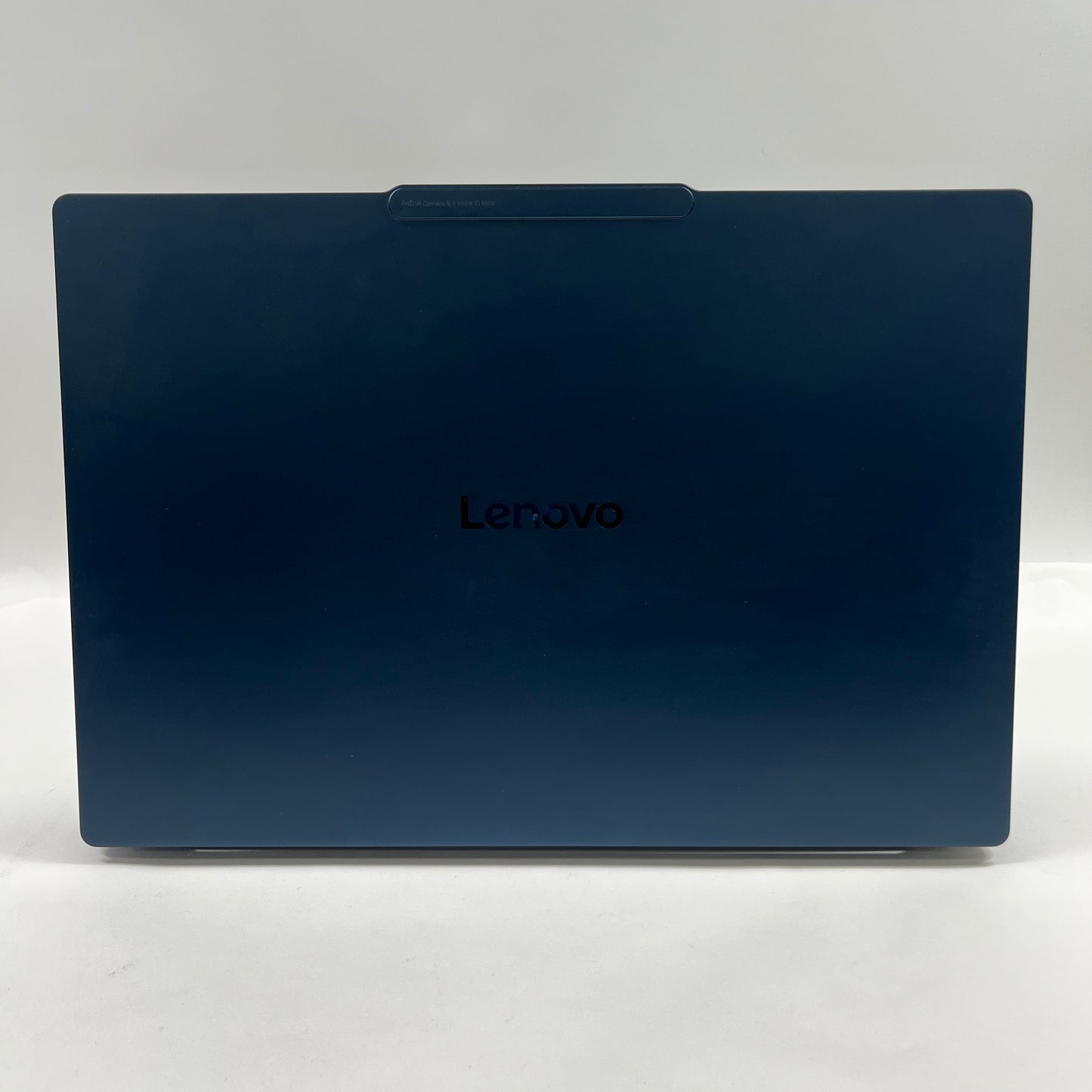 Lenovo slim 7 14Q8X9 14.5" X1E78100 3.4GHz 16GB RAM 512GB SSD