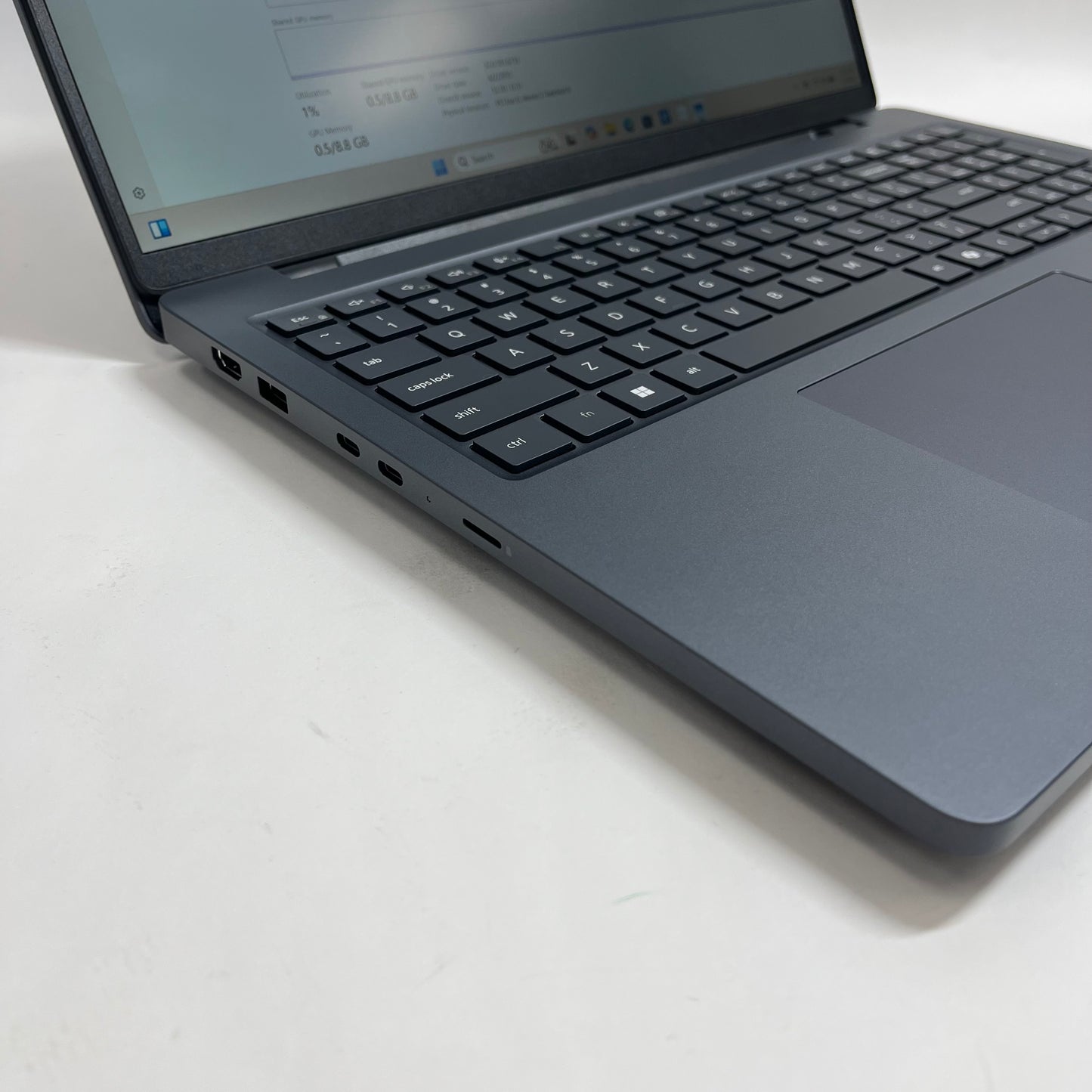 Dell pro max 16 mc14250 Intel core ultra 5235h 2.40 ghz 16.0 gb 256GB