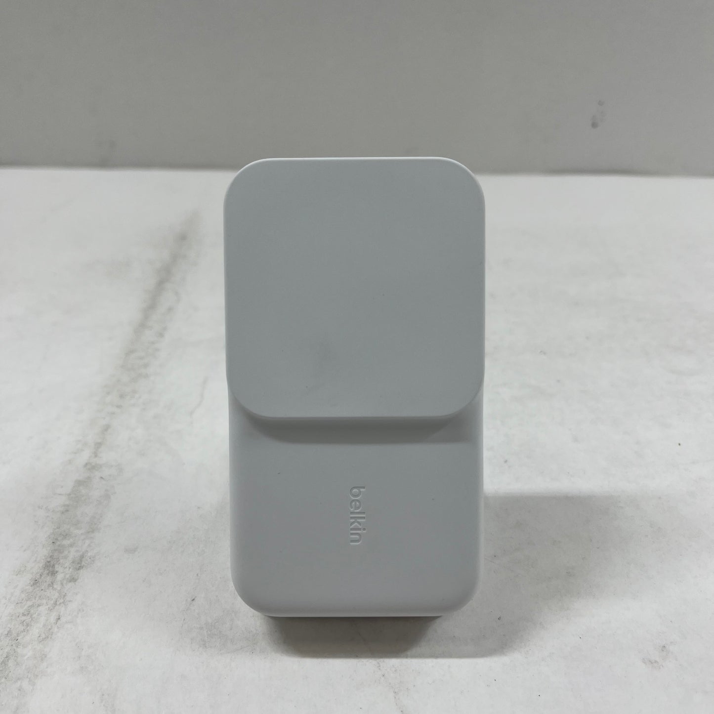 Belkin UltraCharge 3-in-1 Foldable Magnetic Charger 3925EV